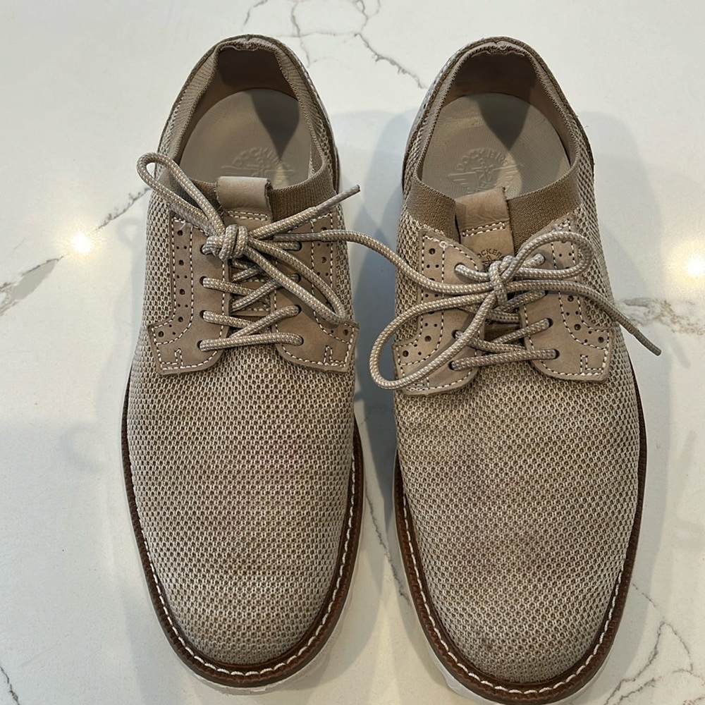 Men’s Dockers Lightweight Oxfords tan size 8.5